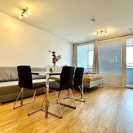 High Rise, Netflix, 2 Min To Main Station Apartamento Viena Exterior foto