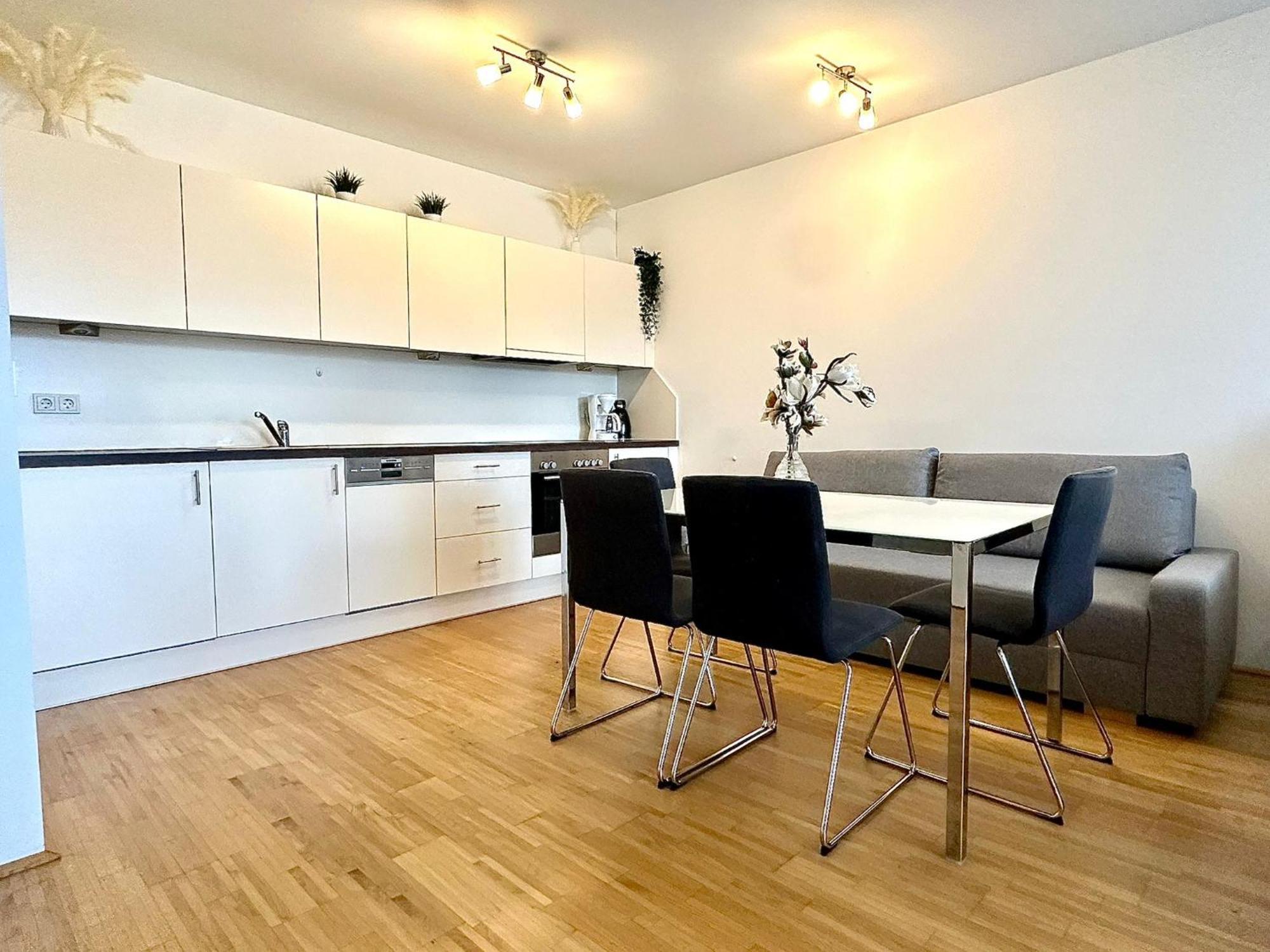 High Rise, Netflix, 2 Min To Main Station Apartamento Viena Exterior foto